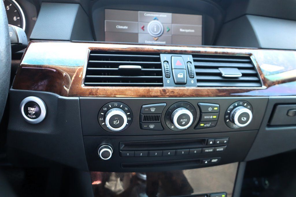 Used 2008 BMW 535xi Wagon AWD/4WD image 25