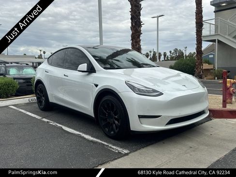 Used 2021 Tesla Model Y Long Range AWD/4WD image 1