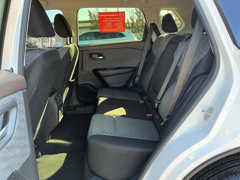 Certified 2023 Nissan Rogue SV image 23