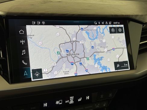 Used 2024 Audi Q4 e-tron Prestige image 29