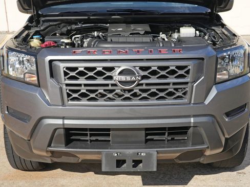 Used 2022 Nissan Frontier SV RWD image 7