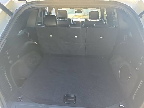 Used 2019 Jeep Grand Cherokee Laredo w/ Laredo X Package AWD/4WD image 13