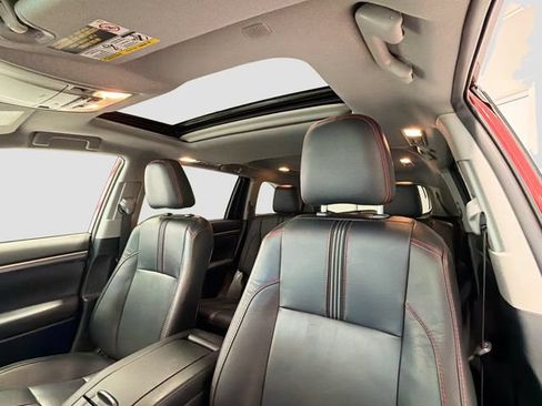 Certified 2019 Toyota Highlander SE w/ Carpet Mat Package (TMS) AWD/4WD image 19