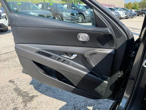 Used 2024 Hyundai Elantra SEL FWD image 24