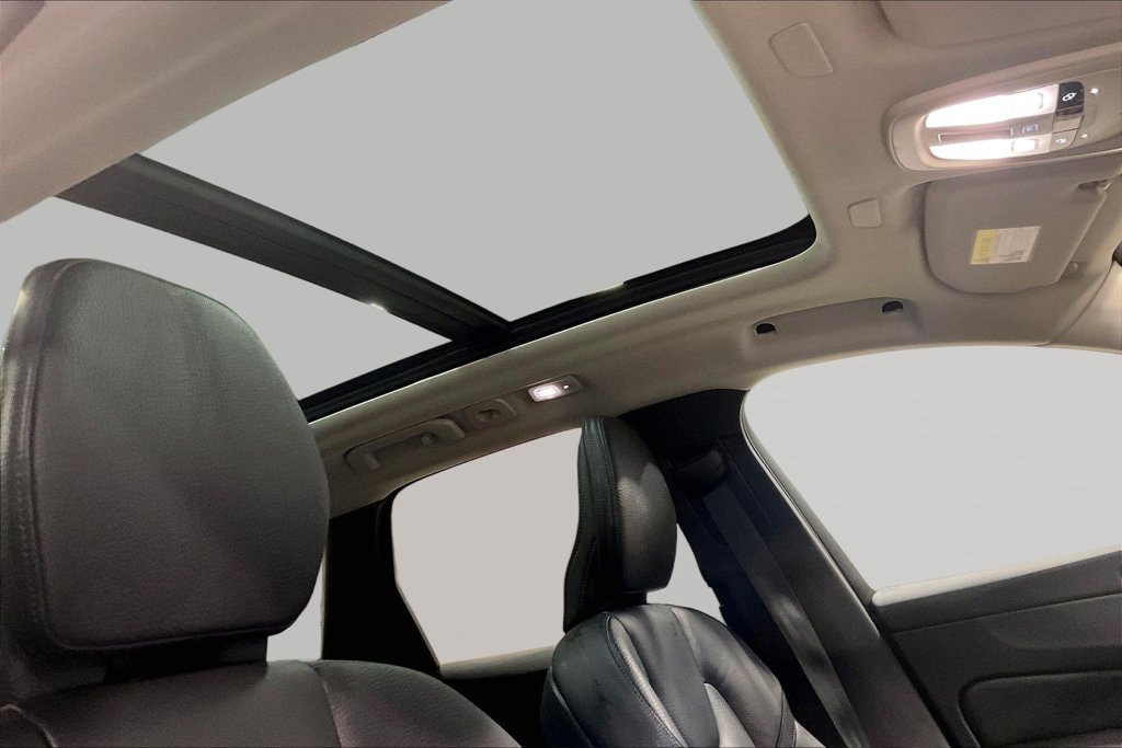 Certified 2024 Volvo XC60 B5 Plus w/ Climate Package AWD/4WD image 28