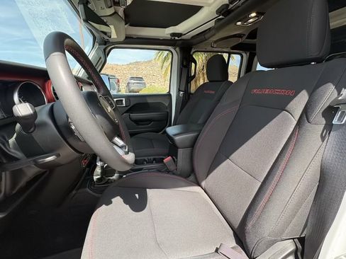 Used 2023 Jeep Wrangler Unlimited Rubicon AWD/4WD image 9
