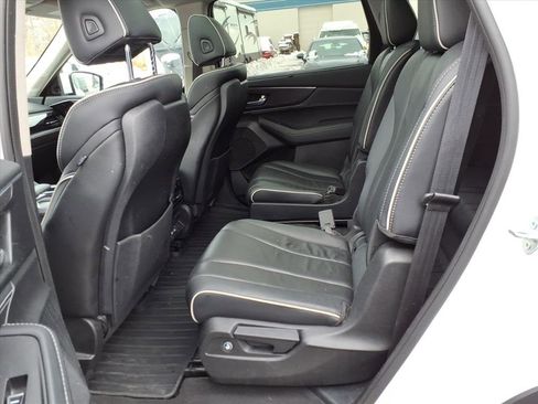 Used 2022 Acura MDX SH-AWD w/ Advance Package image 11