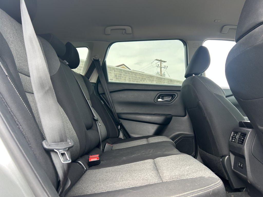 Used 2024 Nissan Rogue SV FWD image 29