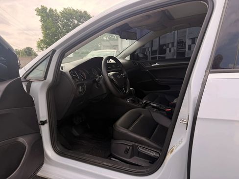 Used 2021 Volkswagen Golf 4-Door FWD image 10