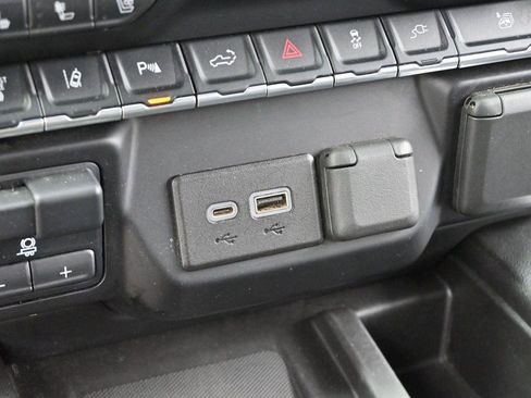 Used 2023 Chevrolet Silverado 3500 High Country w/ Technology Package AWD/4WD image 25