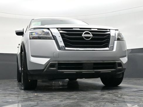 Used 2022 Nissan Pathfinder S image 26