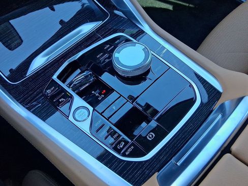 New 2026 BMW X6 xDrive40i w/ Executive Package image 17