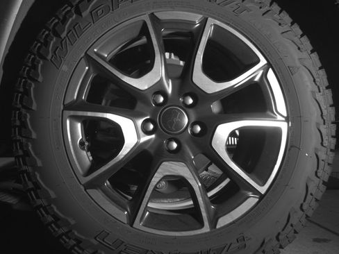 Used 2025 Jeep Compass Trailhawk AWD/4WD image 14