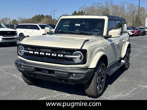 New 2025 Ford Bronco Outer Banks image 3