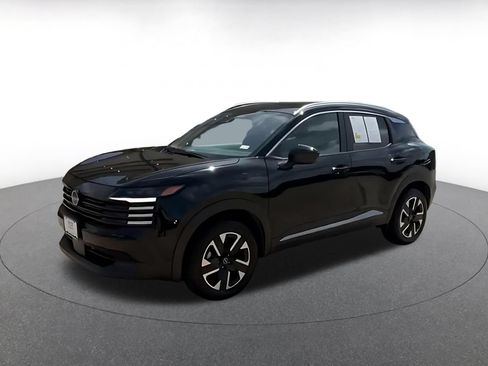 Used 2026 Nissan Kicks SV w/ Cold Weather Package AWD/4WD image 8