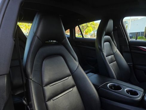 Used 2022 Porsche Panamera Platinum Edition image 18