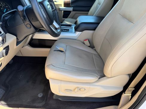 Used 2016 Ford F150 Lariat w/ Equipment Group 502A Luxury AWD/4WD image 15