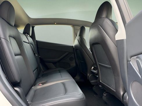 Used 2020 Tesla Model Y Performance image 11