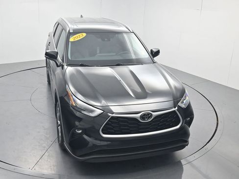 Used 2023 Toyota Highlander XLE AWD/4WD image 47