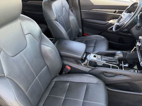 Certified 2021 Kia Telluride EX w/ EX Premium Package AWD/4WD image 10