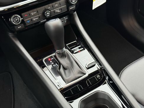 New 2026 Jeep Compass Latitude AWD/4WD image 15