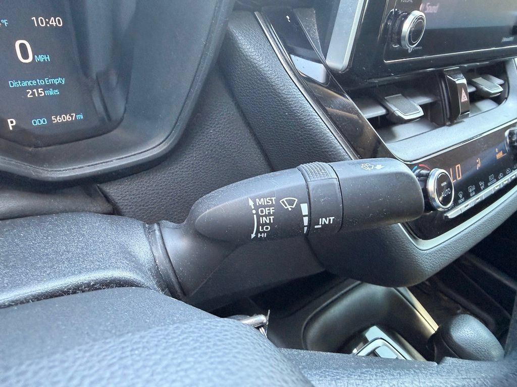 Used 2021 Toyota Corolla LE FWD image 16