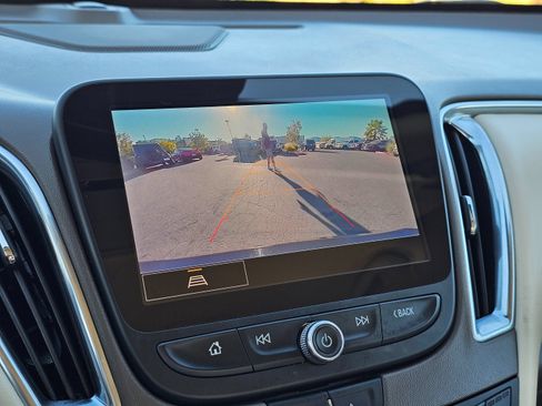 Used 2024 Chevrolet Malibu LT FWD image 39