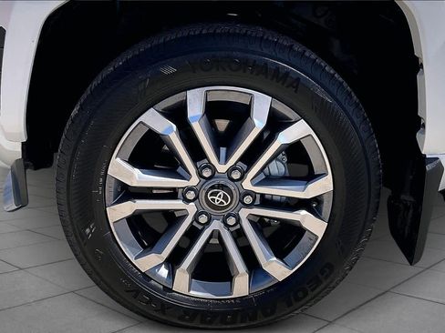 Used 2025 Toyota 4Runner Limited AWD/4WD image 11