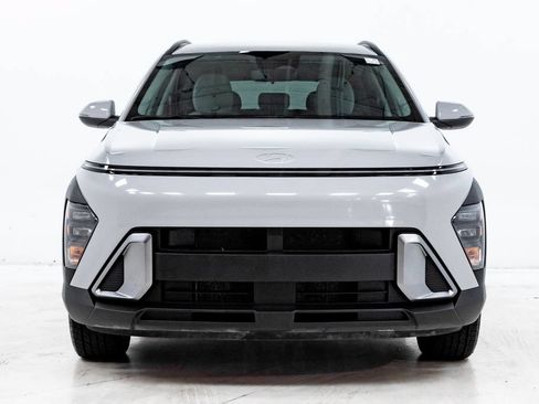 Used 2025 Hyundai Kona SEL FWD image 4