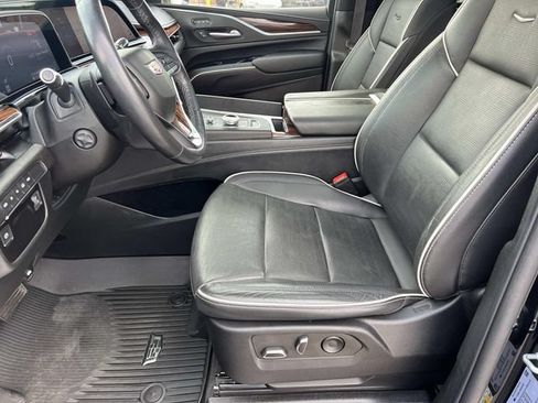Used 2022 Cadillac Escalade Premium Luxury AWD/4WD image 20