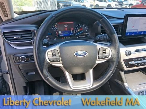Used 2023 Ford Explorer XLT w/ Equipment Group 202A AWD/4WD image 16