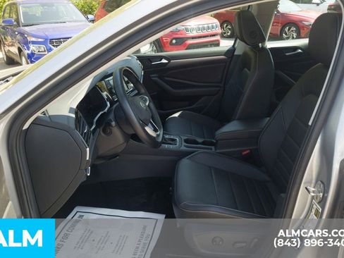 Used 2024 Volkswagen Jetta SE image 15