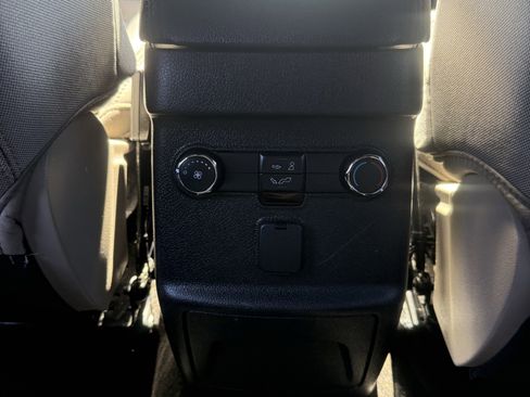 Used 2018 Ford Explorer FWD image 17