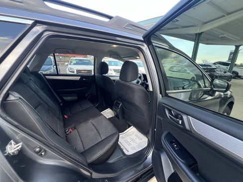 Used 2019 Subaru Outback 2.5i Premium AWD/4WD image 10