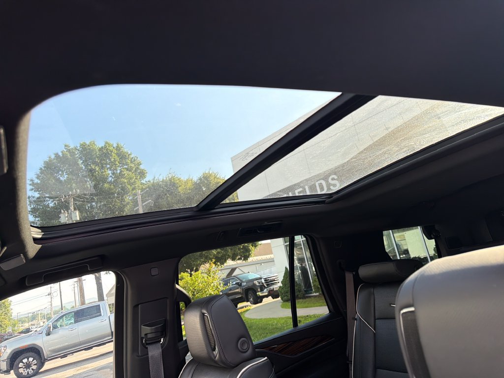 Certified 2024 Cadillac Escalade Premium Luxury w/ Performance Package AWD/4WD image 22