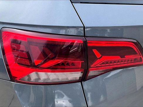 Used 2024 Volkswagen Taos SE image 30