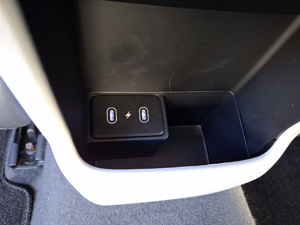 Used 2024 Hyundai Kona Limited AWD/4WD image 11