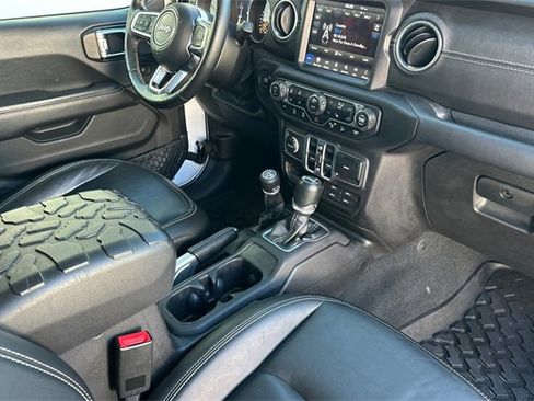 Used 2018 Jeep Wrangler Unlimited Sahara image 19