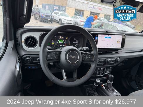 Used 2024 Jeep Wrangler Unlimited w/ Convenience Group image 11