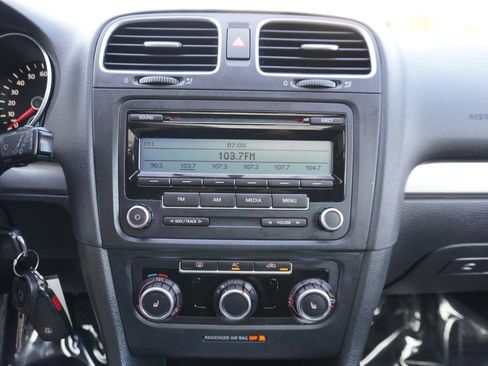 Used 2011 Volkswagen Golf 2-Door FWD image 16