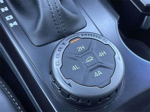 Used 2025 Ford Bronco Badlands image 16