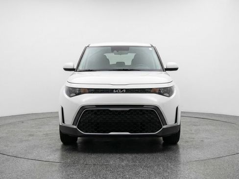 Used 2025 Kia Soul LX w/ LX Technology Package image 2