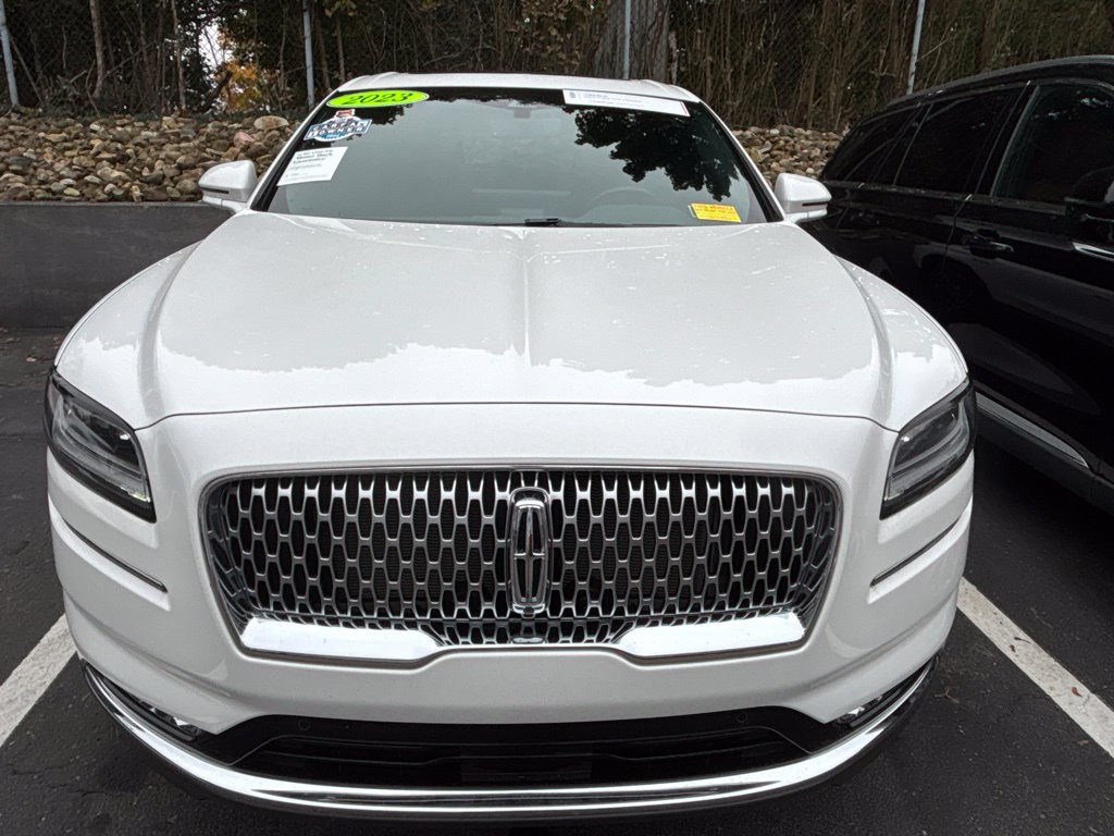 Used 2023 Lincoln Nautilus Reserve AWD/4WD image 4