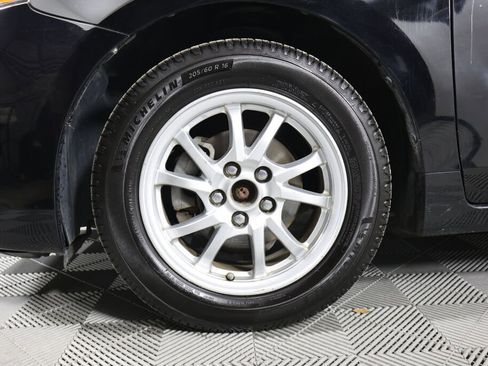 Used 2014 Toyota Prius V Two image 9