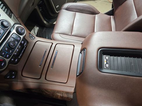Used 2020 Chevrolet Tahoe Premier AWD/4WD image 24