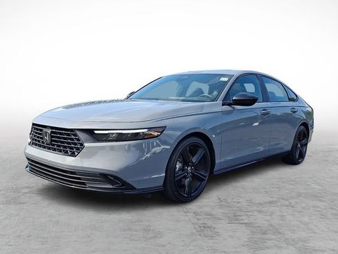 Used 2023 Honda Accord Sport image 3