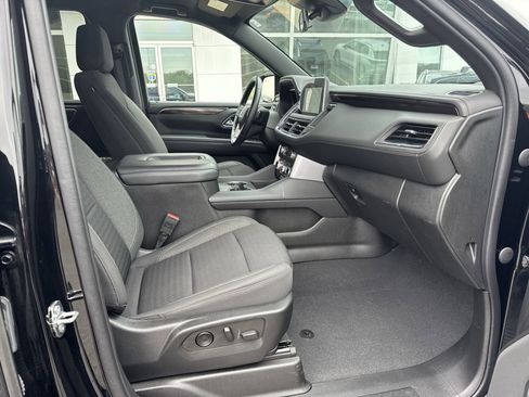 Used 2023 GMC Yukon SLE w/ Gmc Pro Safety Plus Package image 25