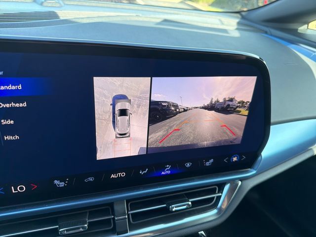 Certified 2024 Chevrolet Equinox EV LT FWD image 22