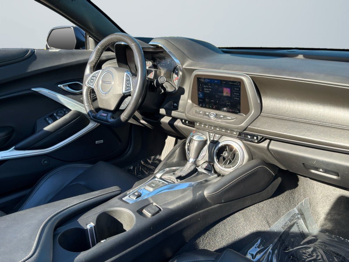 Used 2020 Chevrolet Camaro SS RWD image 14