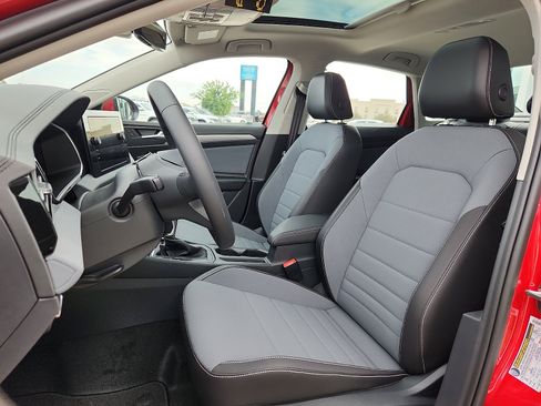 New 2026 Volkswagen Jetta SE FWD image 13